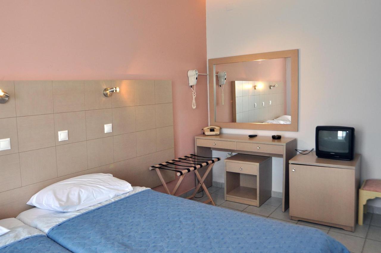 Hotel Aris トロン エクステリア 写真