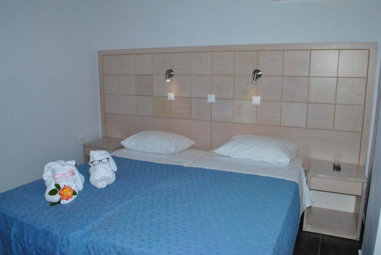 Hotel Aris トロン エクステリア 写真