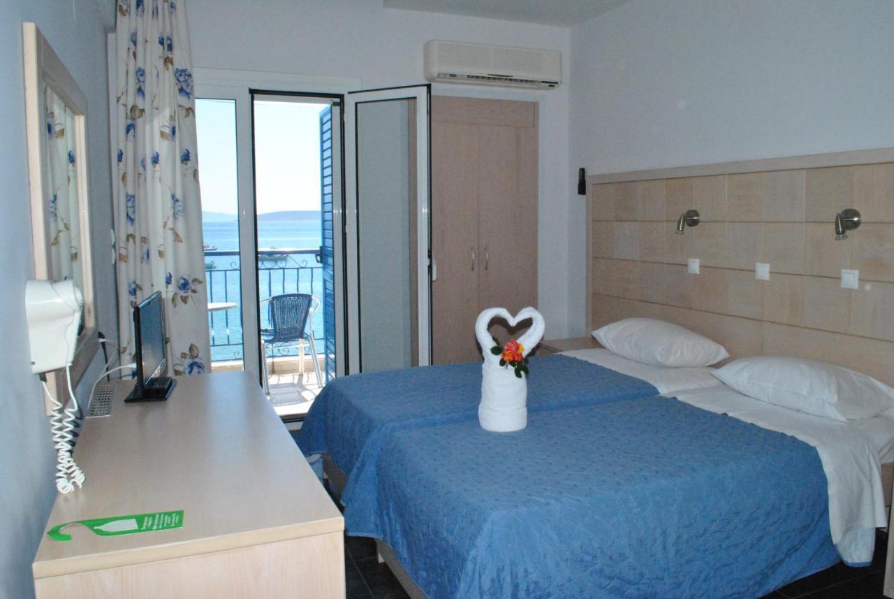 Hotel Aris トロン エクステリア 写真